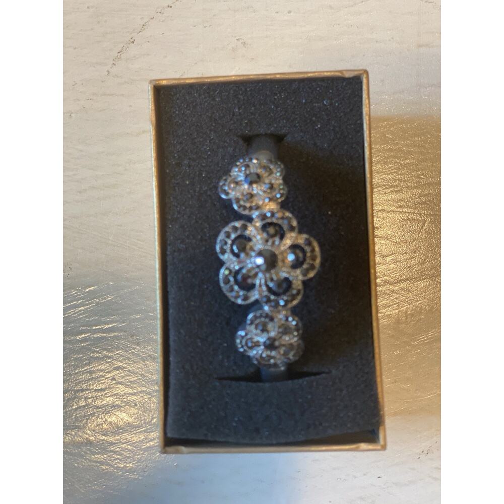 Monet Stretch Silver Bangle Bracelet – EUC